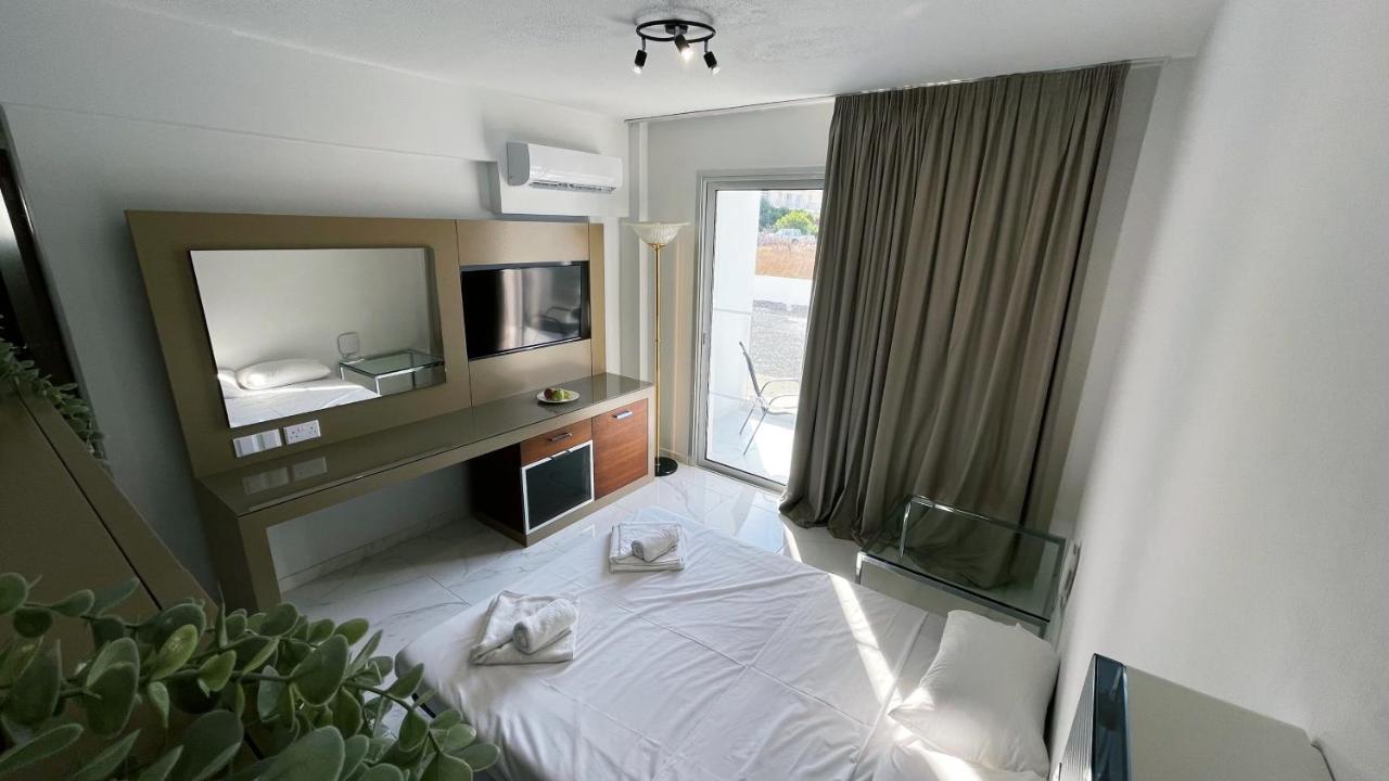 Fotoxenia Luxury Apts Паралимни Екстериор снимка